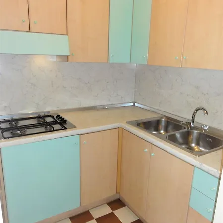 וילה Bright Two-storey Flat ביביונה