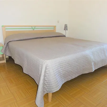 Bright Two-storey Flat *