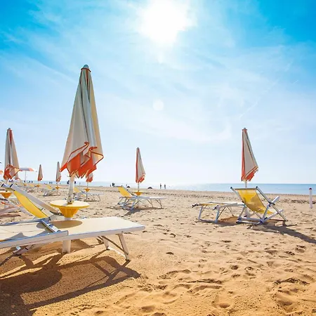 Bright Two-storey Flat * Bibione