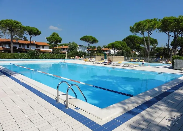 Bright Two-storey Flat Бибионе